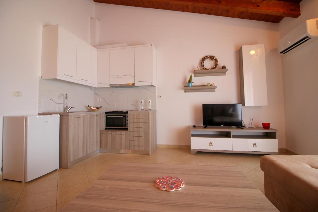 Atlantis Apartments Sarandë Eksteriør bilde
